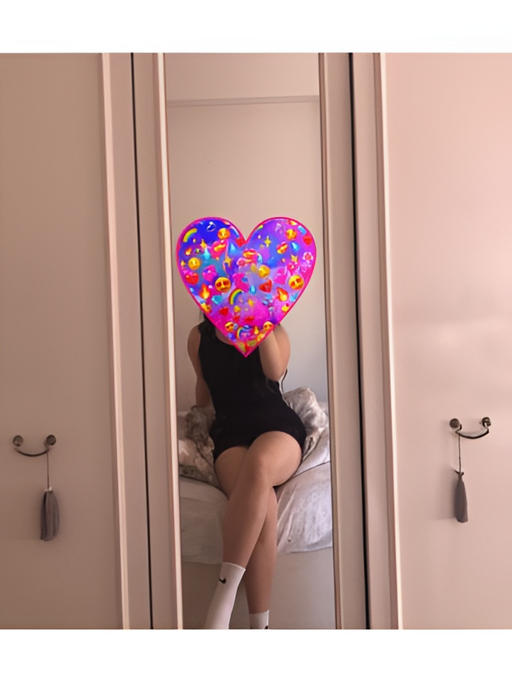 Любовь привлекальеная девушка из Солнечнодольск цена от 1500 руб