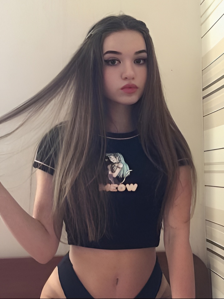 Марина привлекальеная девушка из Солнечнодольск цена от 2500 руб