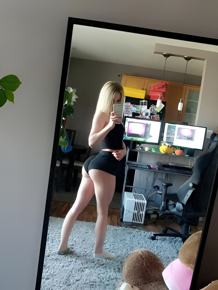 Марта привлекальеная девушка из Солнечнодольск цена от 3000 руб