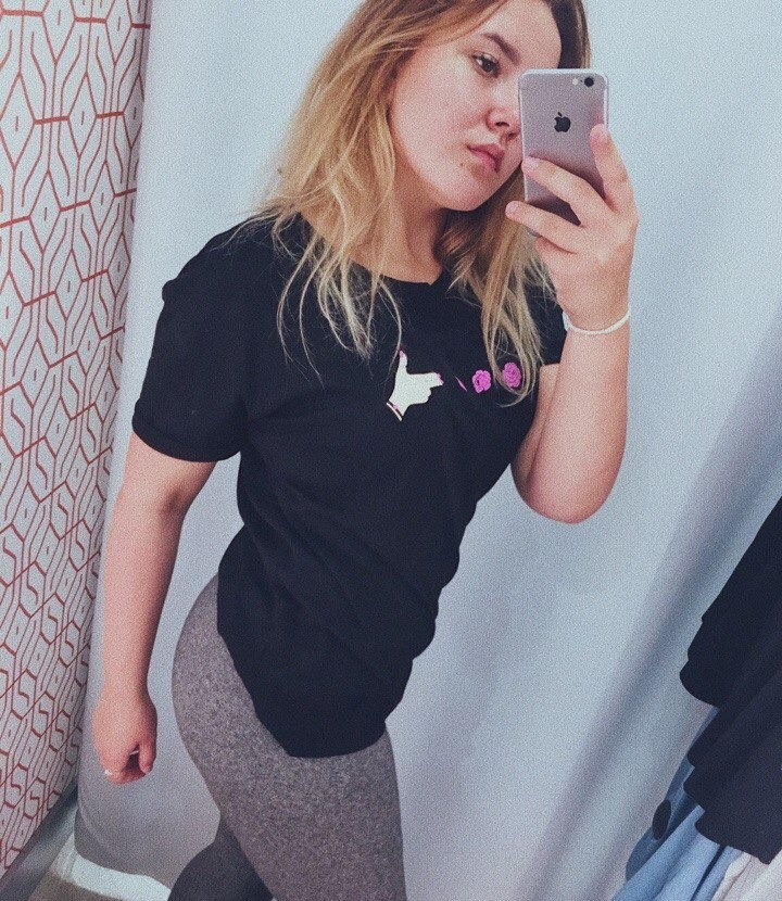 Алина привлекальеная девушка из Солнечнодольск цена от 3000 руб