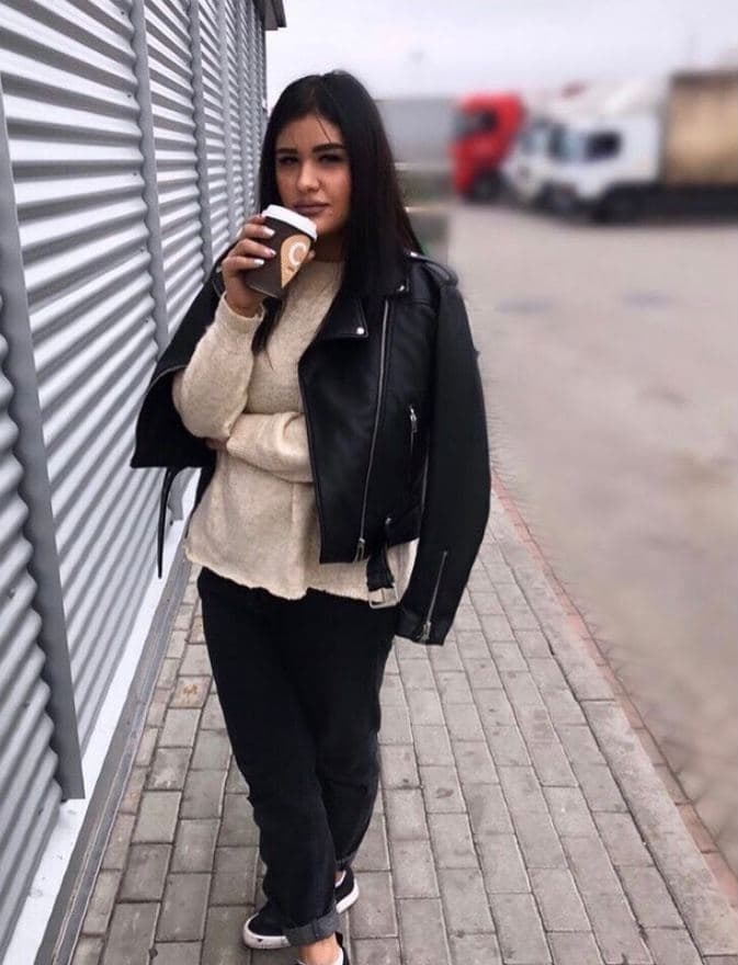 🎥 Алина привлекальеная девушка из Солнечнодольск цена от 5000 руб