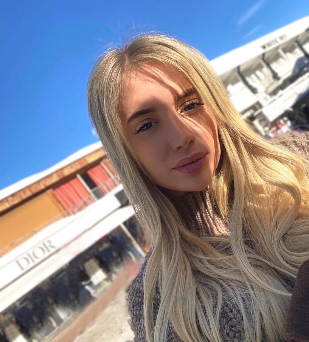 Дарья привлекальеная девушка из Солнечнодольск цена от 3000 руб