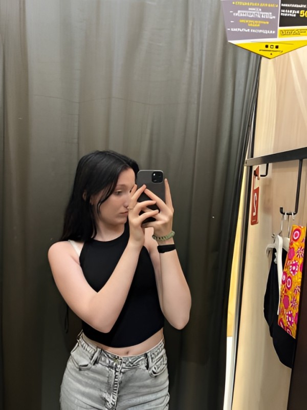 Элина привлекательная девушка из Солнечнодольск цена от 5000 руб