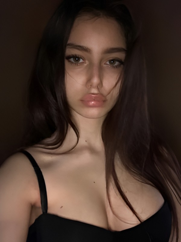 Эмма привлекательная девушка из Солнечнодольск цена от 2500 руб