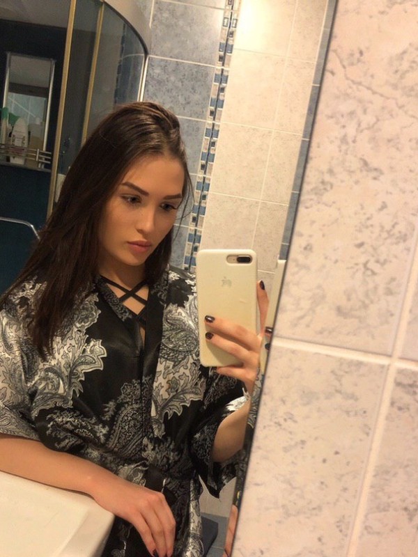 Лиза привлекательная девушка из Солнечнодольск цена от 3500 руб