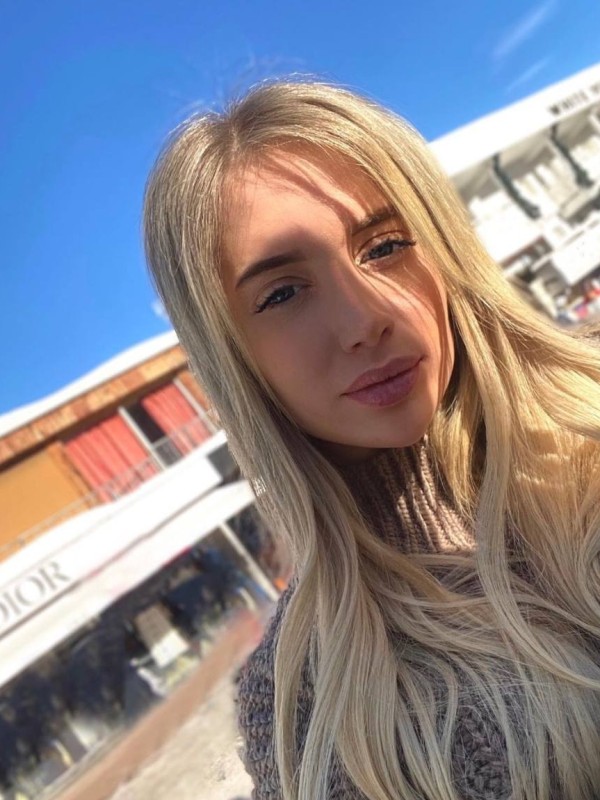 Дарья привлекательная девушка из Солнечнодольск цена от 3000 руб